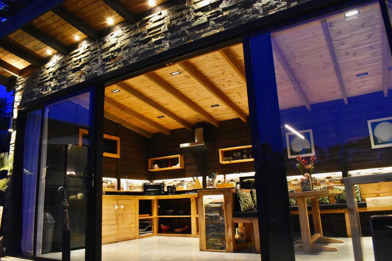 ---- Escapada De Lujo Para Dos ---- Casa Boutique Privada - Vistas Al Oceano - Parrilla Y Fogon En Quincho Privado - Insumos Desayuno - Tu Estadia Incluye Gratis 1 Sesion De Hidromasaje & Cromoterapia Bajo Las Estrellas En Jacuzzi Privado (Adults Onl Pichilemu Eksteriør billede